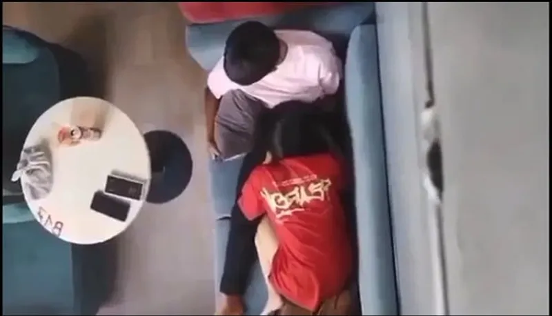 Quay lén em người yêu mút liếm cho ghệ nơi công cộng